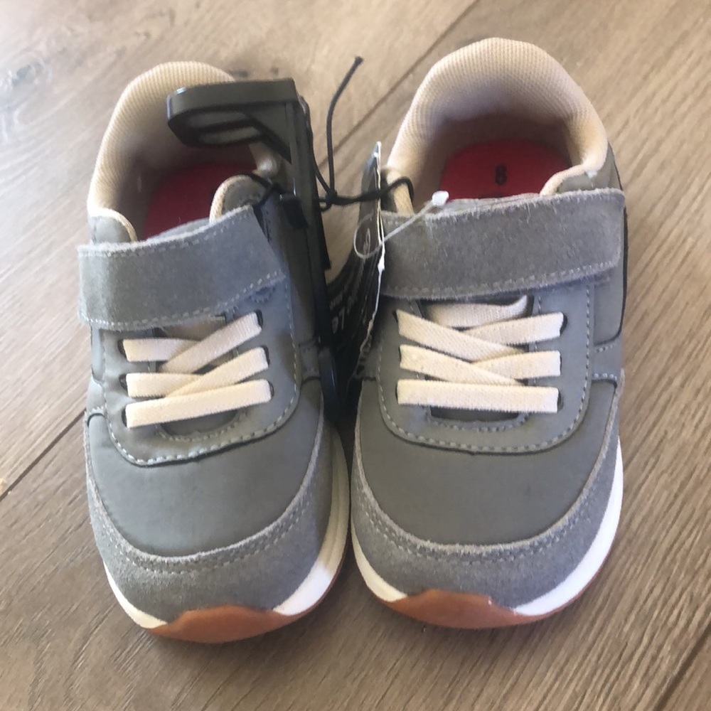 Kid sneakers